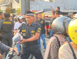 Ramai!! Lindu Aji Kolocokro Kudus Bagikan Ratusan Takjil dan Gelar Buka Bersama