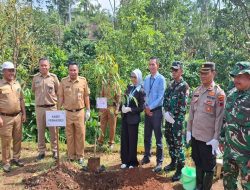 Gandeng Bank Jateng, Satgas TMMD Gelar Penanaman Pohon Di Desa Gedong