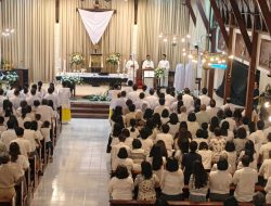 ‎Kamis Putih di Kudus, Ribuan Umat Ikuti Misa Trihari Suci